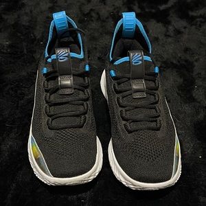 Curry Flow 8 size 7.5 in mens/ 9 in womens